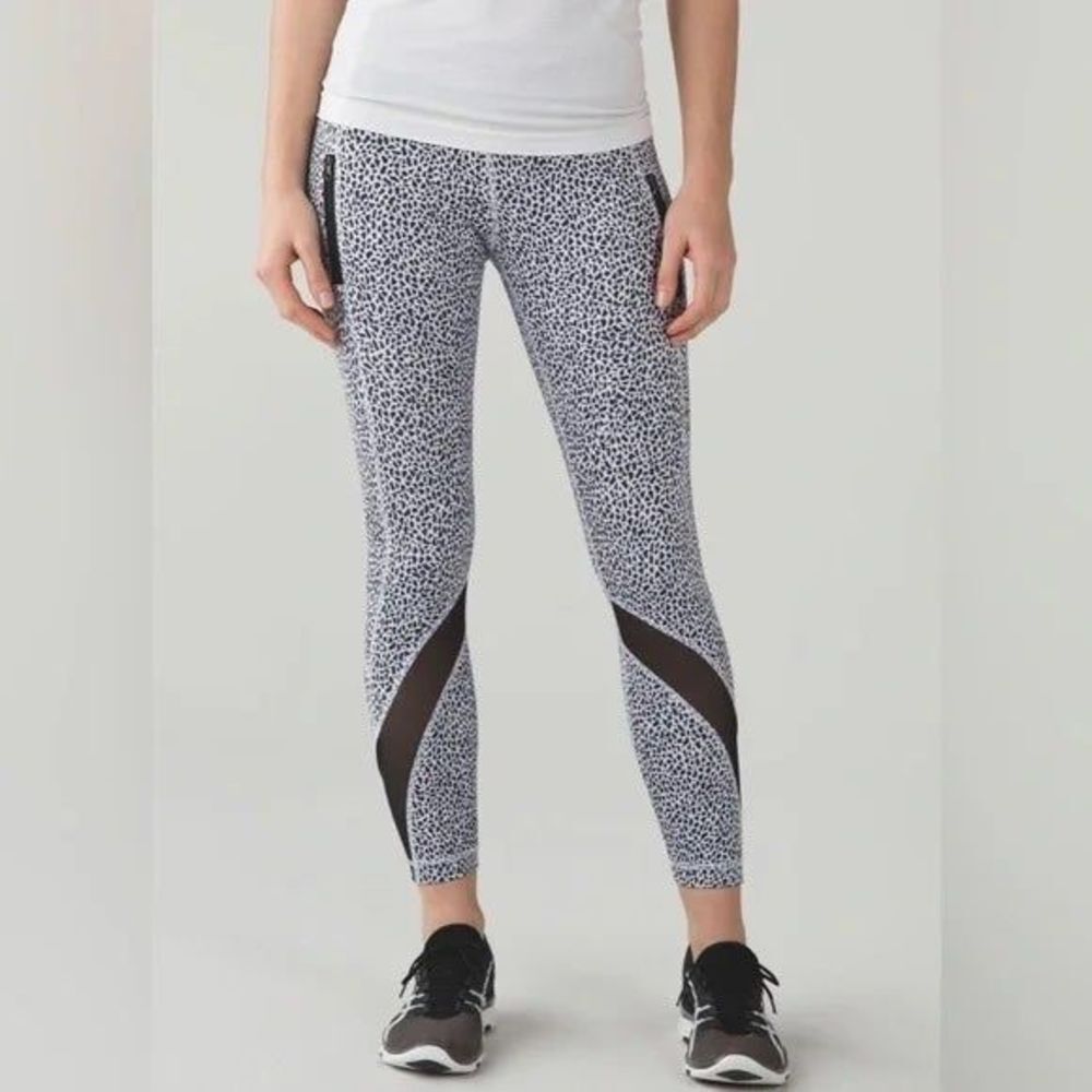 Lululemon Inspire Tight II Miss Mosaic White / Black, Sz 6
